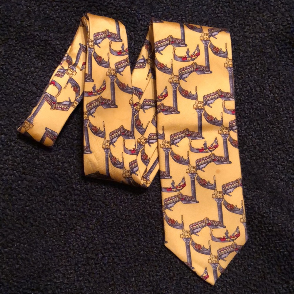 VENEZIA CITTA’D’ARTE Silk Tie 100% Silk Venice Italy Gondola Boat Scene Gold